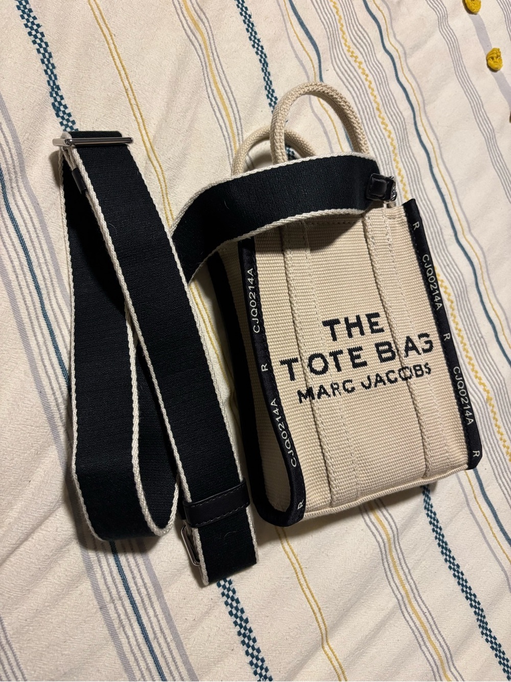 Marc Jacobs The Tote Bag Small Canvas Crossbody in Cream and Black - Picture 8 of 8